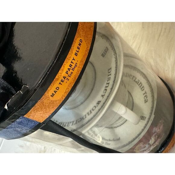 Disney Parks "On the path to Wonderland" Tea Cup and Saucer Alice In Wonderland - Picture 2 of 6